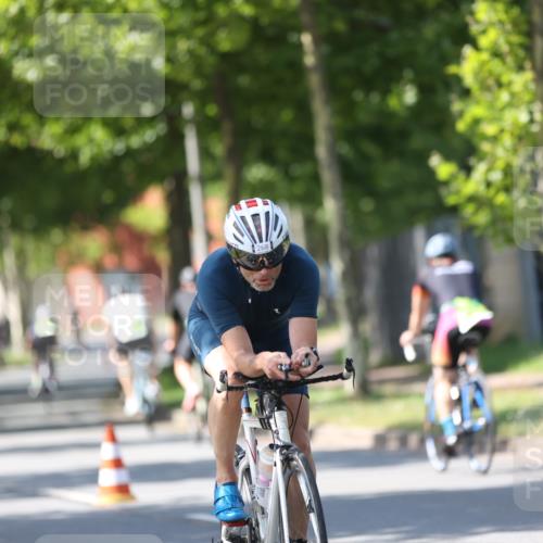 10.08.2025 - GEWOBA Citytriathlon Bremen Yannick Fuchs http://msf.ph/oto/8563068 10.08.2025 14:34:56 Radfahren 23, 31, 68, 72, 268, 300, 340, 413, 430, 502, 511 meine-sportfotos.de