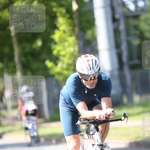 10.08.2025 - GEWOBA Citytriathlon Bremen Yannick Fuchs http://msf.ph/oto/8563071 10.08.2025 14:34:56 Radfahren 23, 31, 68, 72, 268, 300, 340, 413, 430, 502, 511 meine-sportfotos.de