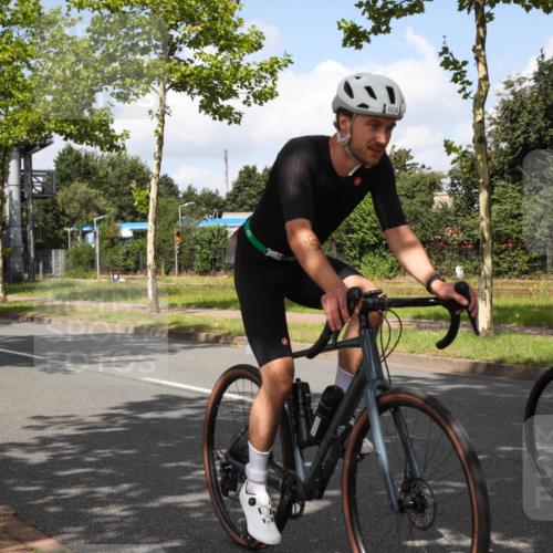 10.08.2025 - GEWOBA Citytriathlon Bremen Yannick Fuchs http://msf.ph/oto/8563072 10.08.2025 12:32:57 Radfahren 566, 604, 626, 664, 681, 715, 824, 852, 1010, 1016 meine-sportfotos.de