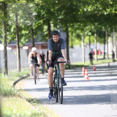 10.08.2025 - GEWOBA Citytriathlon Bremen Yannick Fuchs http://msf.ph/oto/8563077 10.08.2025 14:34:58 Radfahren 23, 31, 68, 72, 268, 340, 413, 430, 502, 511 meine-sportfotos.de
