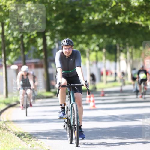10.08.2025 - GEWOBA Citytriathlon Bremen Yannick Fuchs http://msf.ph/oto/8563082 10.08.2025 14:34:58 Radfahren 23, 31, 68, 72, 268, 340, 413, 430, 502, 511 meine-sportfotos.de