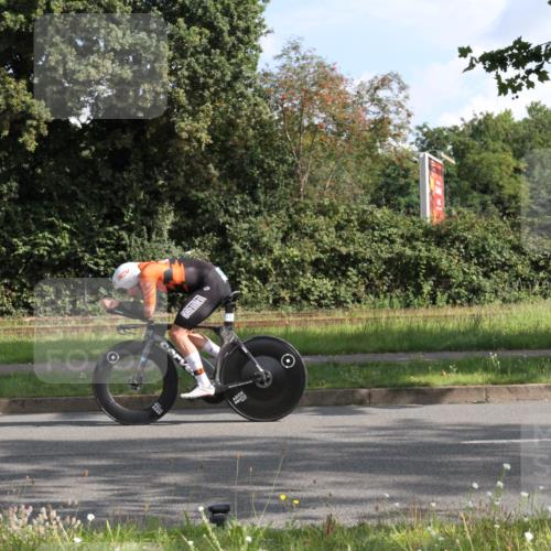 10.08.2025 - GEWOBA Citytriathlon Bremen Yannick Fuchs http://msf.ph/oto/8563086 10.08.2025 10:44:01 Radfahren 179, 425 meine-sportfotos.de