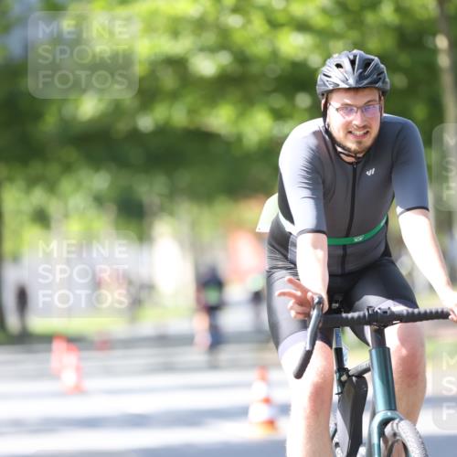 10.08.2025 - GEWOBA Citytriathlon Bremen Yannick Fuchs http://msf.ph/oto/8563090 10.08.2025 14:34:59 Radfahren 23, 31, 68, 72, 268, 340, 413, 430, 502 meine-sportfotos.de
