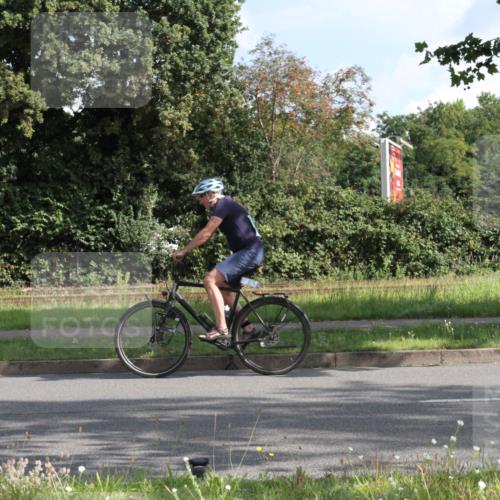 10.08.2025 - GEWOBA Citytriathlon Bremen Yannick Fuchs http://msf.ph/oto/8563092 10.08.2025 10:44:08 Radfahren  meine-sportfotos.de