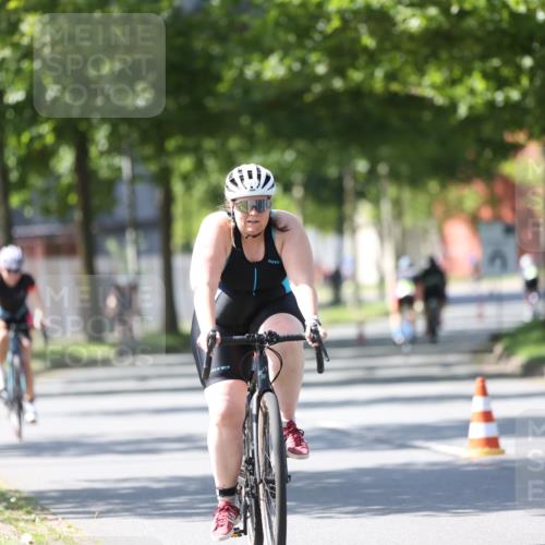 10.08.2025 - GEWOBA Citytriathlon Bremen Yannick Fuchs http://msf.ph/oto/8563096 10.08.2025 14:35:01 Radfahren 23, 31, 68, 72, 264, 268, 340, 413, 430, 502 meine-sportfotos.de
