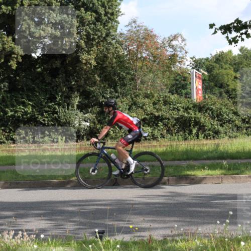 10.08.2025 - GEWOBA Citytriathlon Bremen Yannick Fuchs http://msf.ph/oto/8563110 10.08.2025 10:44:24 Radfahren 235, 351, 465, 511 meine-sportfotos.de