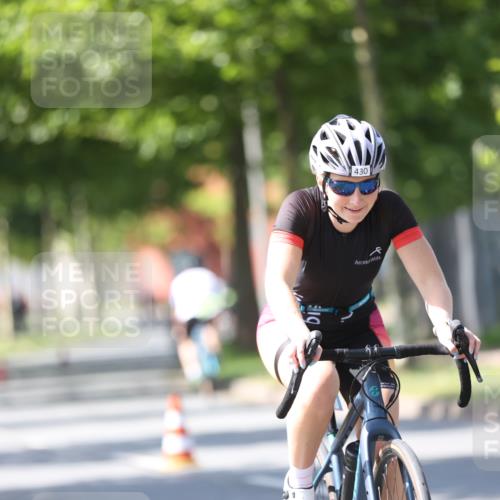 10.08.2025 - GEWOBA Citytriathlon Bremen Yannick Fuchs http://msf.ph/oto/8563121 10.08.2025 14:35:04 Radfahren 23, 31, 68, 72, 264, 268, 340, 398, 413, 430 meine-sportfotos.de