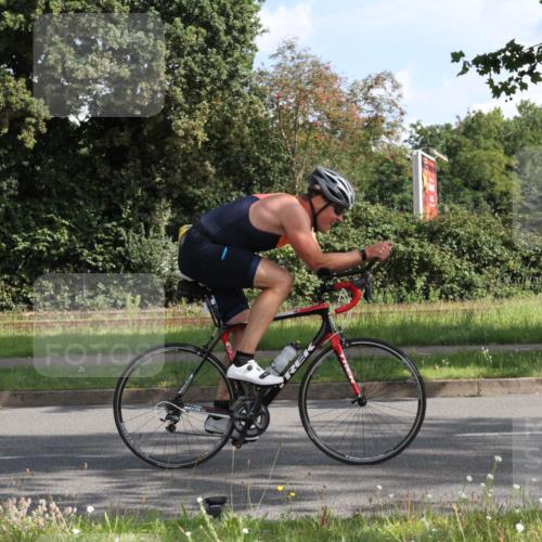10.08.2025 - GEWOBA Citytriathlon Bremen Yannick Fuchs http://msf.ph/oto/8563122 10.08.2025 10:44:32 Radfahren 235, 351, 465, 511 meine-sportfotos.de