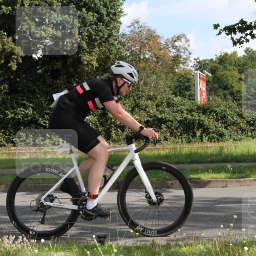 10.08.2025 - GEWOBA Citytriathlon Bremen Yannick Fuchs http://msf.ph/oto/8563127 10.08.2025 10:44:33 Radfahren 235, 351, 465, 511 meine-sportfotos.de