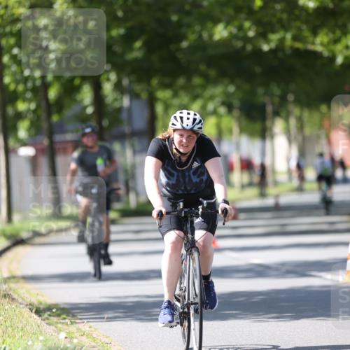 10.08.2025 - GEWOBA Citytriathlon Bremen Yannick Fuchs http://msf.ph/oto/8563129 10.08.2025 14:35:07 Radfahren 23, 31, 43, 68, 72, 264, 268, 340, 398, 413, 430 meine-sportfotos.de