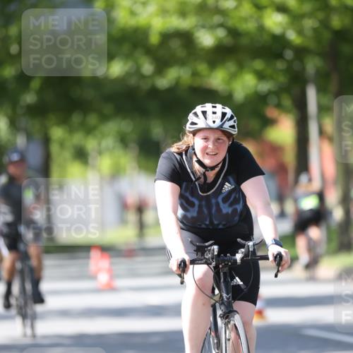 10.08.2025 - GEWOBA Citytriathlon Bremen Yannick Fuchs http://msf.ph/oto/8563132 10.08.2025 14:35:08 Radfahren 43, 68, 72, 264, 268, 340, 398, 413, 414, 430 meine-sportfotos.de