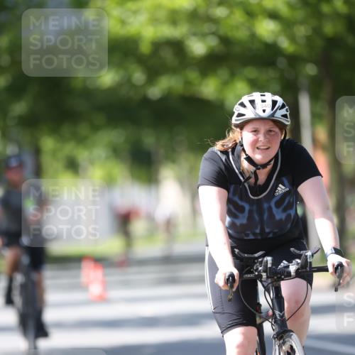 10.08.2025 - GEWOBA Citytriathlon Bremen Yannick Fuchs http://msf.ph/oto/8563135 10.08.2025 14:35:08 Radfahren 43, 68, 72, 264, 268, 340, 398, 413, 414, 430 meine-sportfotos.de