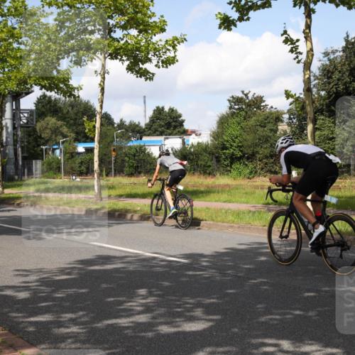 10.08.2025 - GEWOBA Citytriathlon Bremen Yannick Fuchs http://msf.ph/oto/8563147 10.08.2025 12:33:48 Radfahren 560, 635, 741, 856, 858, 867, 895 meine-sportfotos.de