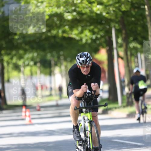 10.08.2025 - GEWOBA Citytriathlon Bremen Yannick Fuchs http://msf.ph/oto/8563155 10.08.2025 14:35:11 Radfahren 38, 43, 68, 72, 98, 133, 264, 268, 340, 398, 414, 430 meine-sportfotos.de