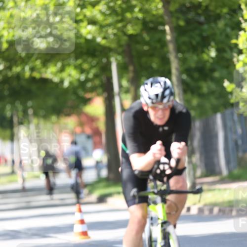 10.08.2025 - GEWOBA Citytriathlon Bremen Yannick Fuchs http://msf.ph/oto/8563161 10.08.2025 14:35:11 Radfahren 38, 43, 68, 72, 98, 133, 264, 268, 340, 398, 414, 430 meine-sportfotos.de