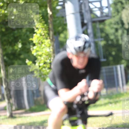 10.08.2025 - GEWOBA Citytriathlon Bremen Yannick Fuchs http://msf.ph/oto/8563166 10.08.2025 14:35:11 Radfahren 38, 43, 68, 72, 98, 133, 264, 268, 340, 398, 414, 430 meine-sportfotos.de