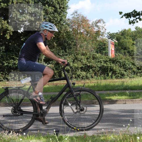 10.08.2025 - GEWOBA Citytriathlon Bremen Yannick Fuchs http://msf.ph/oto/8563169 10.08.2025 10:45:14 Radfahren 183, 187, 412 meine-sportfotos.de
