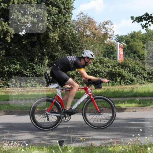 10.08.2025 - GEWOBA Citytriathlon Bremen Yannick Fuchs http://msf.ph/oto/8563184 10.08.2025 10:45:23 Radfahren 183, 187, 412 meine-sportfotos.de