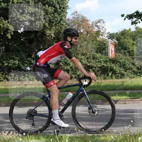 10.08.2025 - GEWOBA Citytriathlon Bremen Yannick Fuchs http://msf.ph/oto/8563196 10.08.2025 10:45:27 Radfahren 187, 412 meine-sportfotos.de