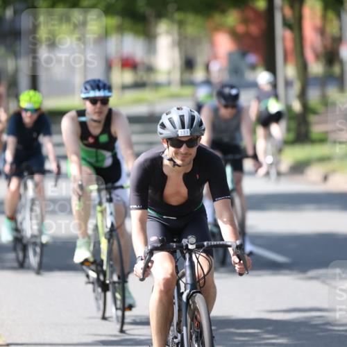 10.08.2025 - GEWOBA Citytriathlon Bremen Yannick Fuchs http://msf.ph/oto/8563198 10.08.2025 14:35:22 Radfahren 38, 43, 98, 127, 133, 264, 398, 414 meine-sportfotos.de