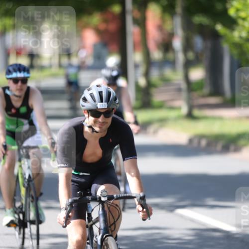 10.08.2025 - GEWOBA Citytriathlon Bremen Yannick Fuchs http://msf.ph/oto/8563200 10.08.2025 14:35:23 Radfahren 38, 43, 98, 108, 127, 133, 233, 264, 319, 398, 414 meine-sportfotos.de