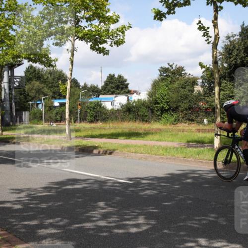 10.08.2025 - GEWOBA Citytriathlon Bremen Yannick Fuchs http://msf.ph/oto/8563201 10.08.2025 12:34:23 Radfahren 553, 686, 822, 834, 891, 912 meine-sportfotos.de