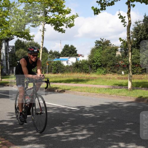 10.08.2025 - GEWOBA Citytriathlon Bremen Yannick Fuchs http://msf.ph/oto/8563204 10.08.2025 12:34:25 Radfahren 553, 686, 822, 834, 891, 912, 1037 meine-sportfotos.de