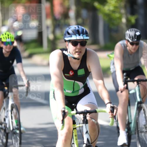 10.08.2025 - GEWOBA Citytriathlon Bremen Yannick Fuchs http://msf.ph/oto/8563207 10.08.2025 14:35:23 Radfahren 38, 43, 98, 108, 127, 133, 233, 264, 319, 398, 414 meine-sportfotos.de