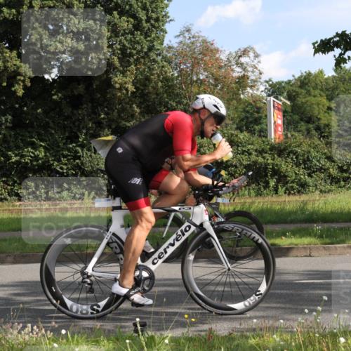 10.08.2025 - GEWOBA Citytriathlon Bremen Yannick Fuchs http://msf.ph/oto/8563208 10.08.2025 10:45:42 Radfahren 386, 509 meine-sportfotos.de