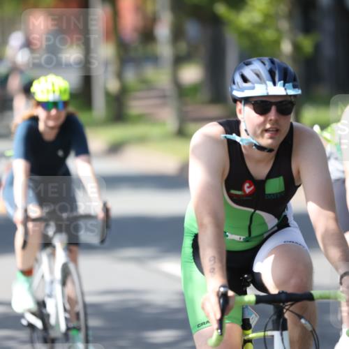 10.08.2025 - GEWOBA Citytriathlon Bremen Yannick Fuchs http://msf.ph/oto/8563209 10.08.2025 14:35:24 Radfahren 38, 43, 98, 108, 127, 133, 233, 264, 319, 398, 414 meine-sportfotos.de