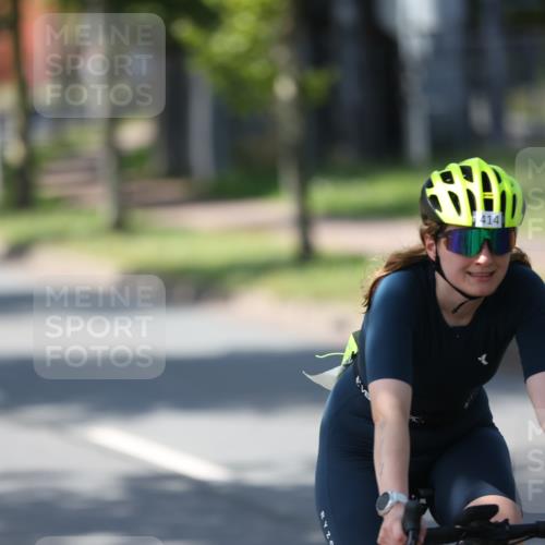 10.08.2025 - GEWOBA Citytriathlon Bremen Yannick Fuchs http://msf.ph/oto/8563215 10.08.2025 14:35:24 Radfahren 38, 43, 98, 108, 127, 133, 233, 264, 319, 398, 414 meine-sportfotos.de