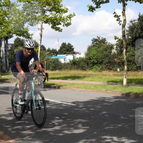 10.08.2025 - GEWOBA Citytriathlon Bremen Yannick Fuchs http://msf.ph/oto/8563224 10.08.2025 12:34:36 Radfahren 584, 591, 632, 686, 736, 826, 841, 891, 912, 914, 1027, 1037 meine-sportfotos.de