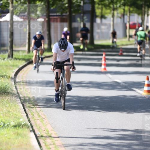 10.08.2025 - GEWOBA Citytriathlon Bremen Yannick Fuchs http://msf.ph/oto/8563235 10.08.2025 14:35:37 Radfahren 64, 108, 127, 173, 233, 319, 339, 421 meine-sportfotos.de