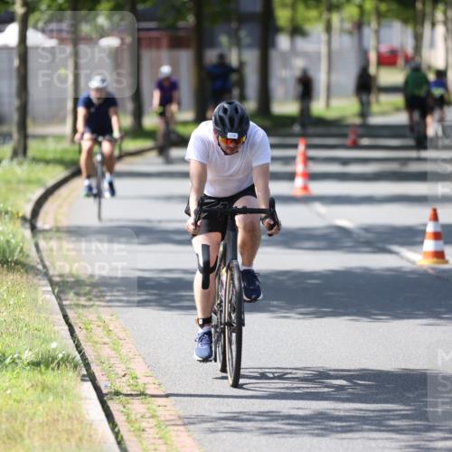 10.08.2025 - GEWOBA Citytriathlon Bremen Yannick Fuchs http://msf.ph/oto/8563237 10.08.2025 14:35:38 Radfahren 64, 108, 173, 233, 319, 339, 395, 421 meine-sportfotos.de