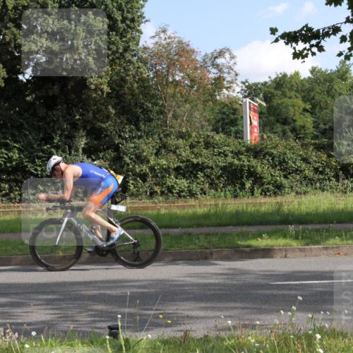 10.08.2025 - GEWOBA Citytriathlon Bremen Yannick Fuchs http://msf.ph/oto/8563238 10.08.2025 10:46:57 Radfahren  meine-sportfotos.de