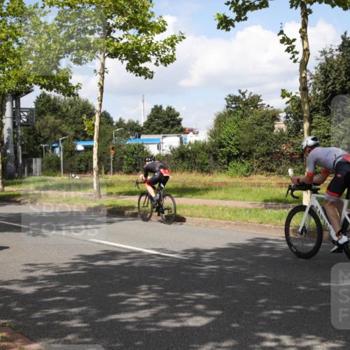 10.08.2025 - GEWOBA Citytriathlon Bremen Yannick Fuchs http://msf.ph/oto/8563240 10.08.2025 12:34:44 Radfahren 556, 584, 591, 632, 736, 826, 841, 914, 1027, 1037 meine-sportfotos.de