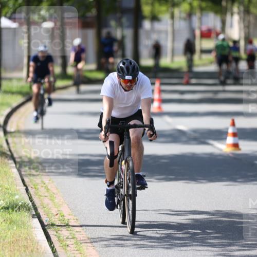 10.08.2025 - GEWOBA Citytriathlon Bremen Yannick Fuchs http://msf.ph/oto/8563241 10.08.2025 14:35:38 Radfahren 64, 108, 173, 233, 319, 339, 395, 421 meine-sportfotos.de