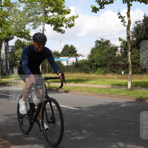 10.08.2025 - GEWOBA Citytriathlon Bremen Yannick Fuchs http://msf.ph/oto/8563251 10.08.2025 12:34:51 Radfahren 556, 584, 591, 632, 680, 736, 826, 841, 855, 914, 915, 956, 1027 meine-sportfotos.de