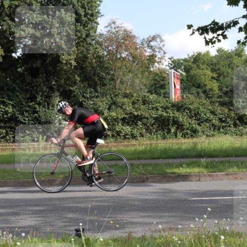 10.08.2025 - GEWOBA Citytriathlon Bremen Yannick Fuchs http://msf.ph/oto/8563252 10.08.2025 10:47:09 Radfahren  meine-sportfotos.de