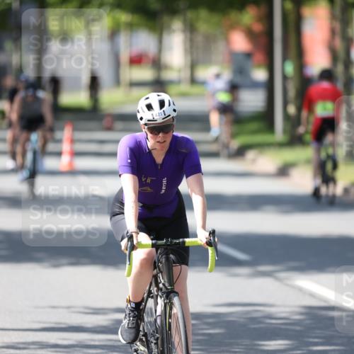 10.08.2025 - GEWOBA Citytriathlon Bremen Yannick Fuchs http://msf.ph/oto/8563253 10.08.2025 14:35:44 Radfahren 64, 108, 129, 173, 233, 319, 339, 395, 421 meine-sportfotos.de