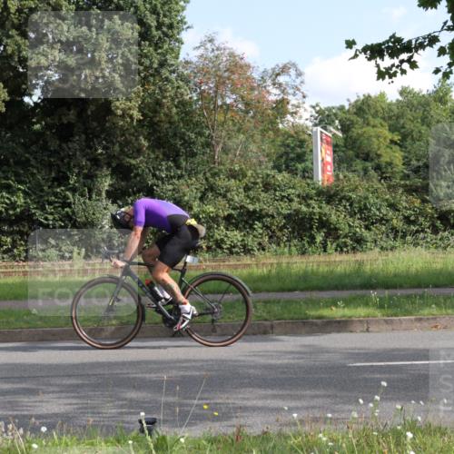 10.08.2025 - GEWOBA Citytriathlon Bremen Yannick Fuchs http://msf.ph/oto/8563260 10.08.2025 10:47:18 Radfahren  meine-sportfotos.de