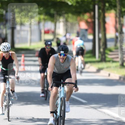 10.08.2025 - GEWOBA Citytriathlon Bremen Yannick Fuchs http://msf.ph/oto/8563263 10.08.2025 14:35:47 Radfahren 64, 108, 129, 173, 233, 319, 339, 395, 421 meine-sportfotos.de