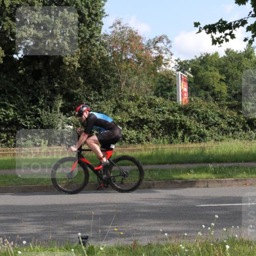 10.08.2025 - GEWOBA Citytriathlon Bremen Yannick Fuchs http://msf.ph/oto/8563264 10.08.2025 10:47:24 Radfahren  meine-sportfotos.de