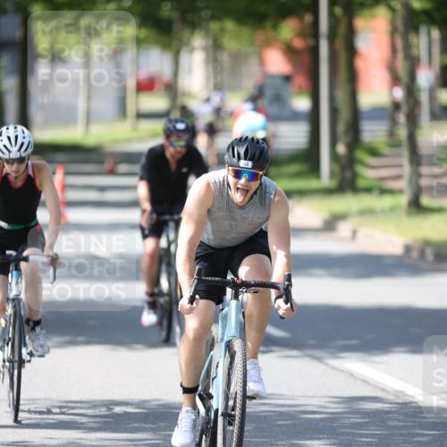 10.08.2025 - GEWOBA Citytriathlon Bremen Yannick Fuchs http://msf.ph/oto/8563266 10.08.2025 14:35:47 Radfahren 64, 108, 129, 173, 233, 319, 339, 395, 421 meine-sportfotos.de
