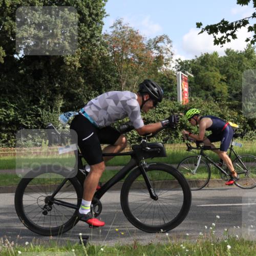 10.08.2025 - GEWOBA Citytriathlon Bremen Yannick Fuchs http://msf.ph/oto/8563277 10.08.2025 10:47:38 Radfahren 205, 433 meine-sportfotos.de