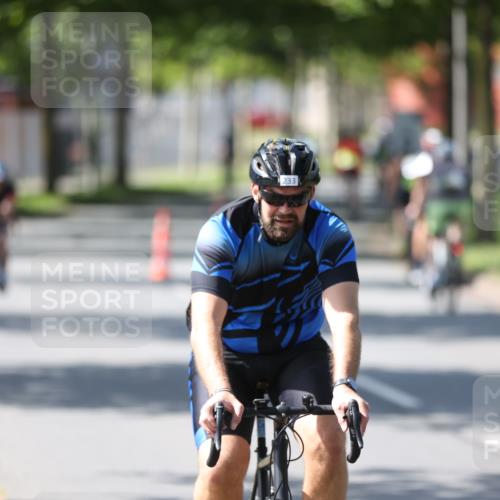 10.08.2025 - GEWOBA Citytriathlon Bremen Yannick Fuchs http://msf.ph/oto/8563285 10.08.2025 14:35:50 Radfahren 32, 64, 129, 173, 339, 395, 421 meine-sportfotos.de