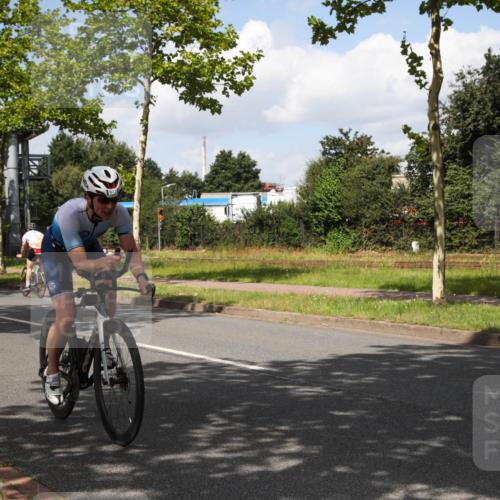 10.08.2025 - GEWOBA Citytriathlon Bremen Yannick Fuchs http://msf.ph/oto/8563288 10.08.2025 12:35:13 Radfahren 558, 579, 707, 902, 956, 973, 977, 1035, 1039 meine-sportfotos.de