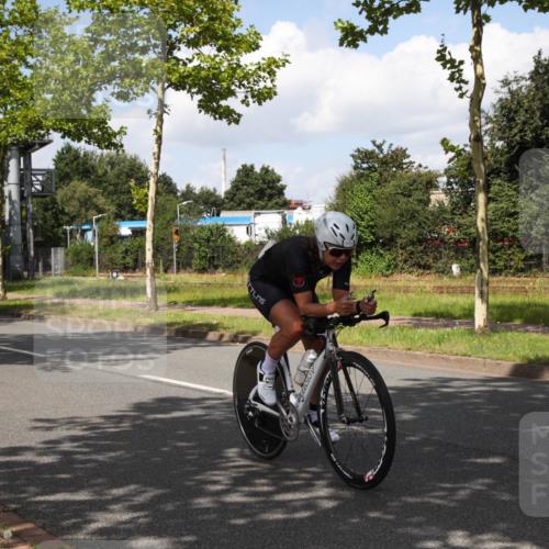 10.08.2025 - GEWOBA Citytriathlon Bremen Yannick Fuchs http://msf.ph/oto/8563290 10.08.2025 12:35:20 Radfahren 558, 579, 642, 707, 742, 973, 977, 1039 meine-sportfotos.de
