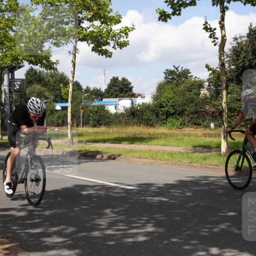 10.08.2025 - GEWOBA Citytriathlon Bremen Yannick Fuchs http://msf.ph/oto/8563292 10.08.2025 12:35:20 Radfahren 558, 579, 642, 707, 742, 973, 977, 1039 meine-sportfotos.de