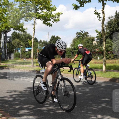 10.08.2025 - GEWOBA Citytriathlon Bremen Yannick Fuchs http://msf.ph/oto/8563295 10.08.2025 12:35:21 Radfahren 558, 579, 642, 707, 742, 973, 977, 1039 meine-sportfotos.de